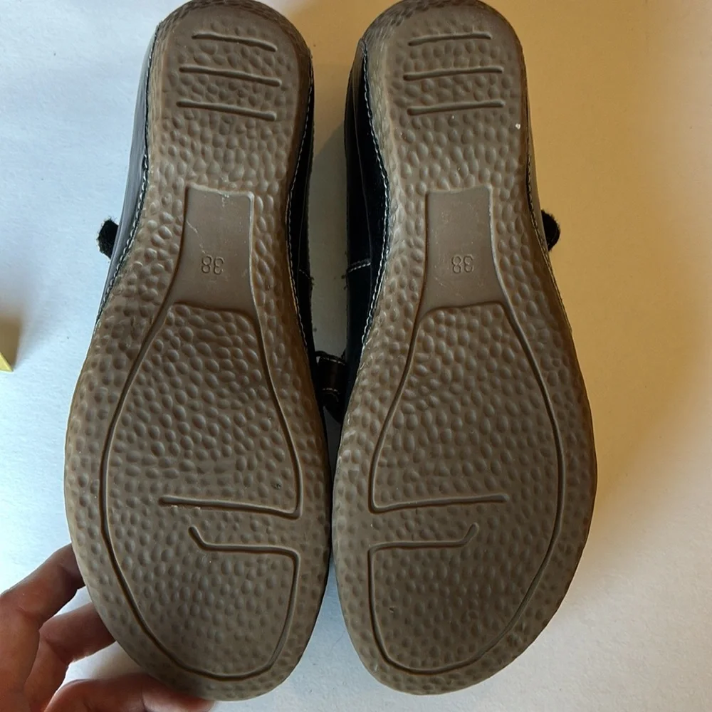 L'ATISTE Spring Step Brown Geometric Pattern Flats - Picture 5 of 9